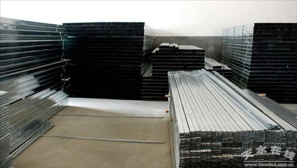 天水藍山輕鋼龍骨在橋南家居城隆重開業(yè)，引領建筑材料新潮流